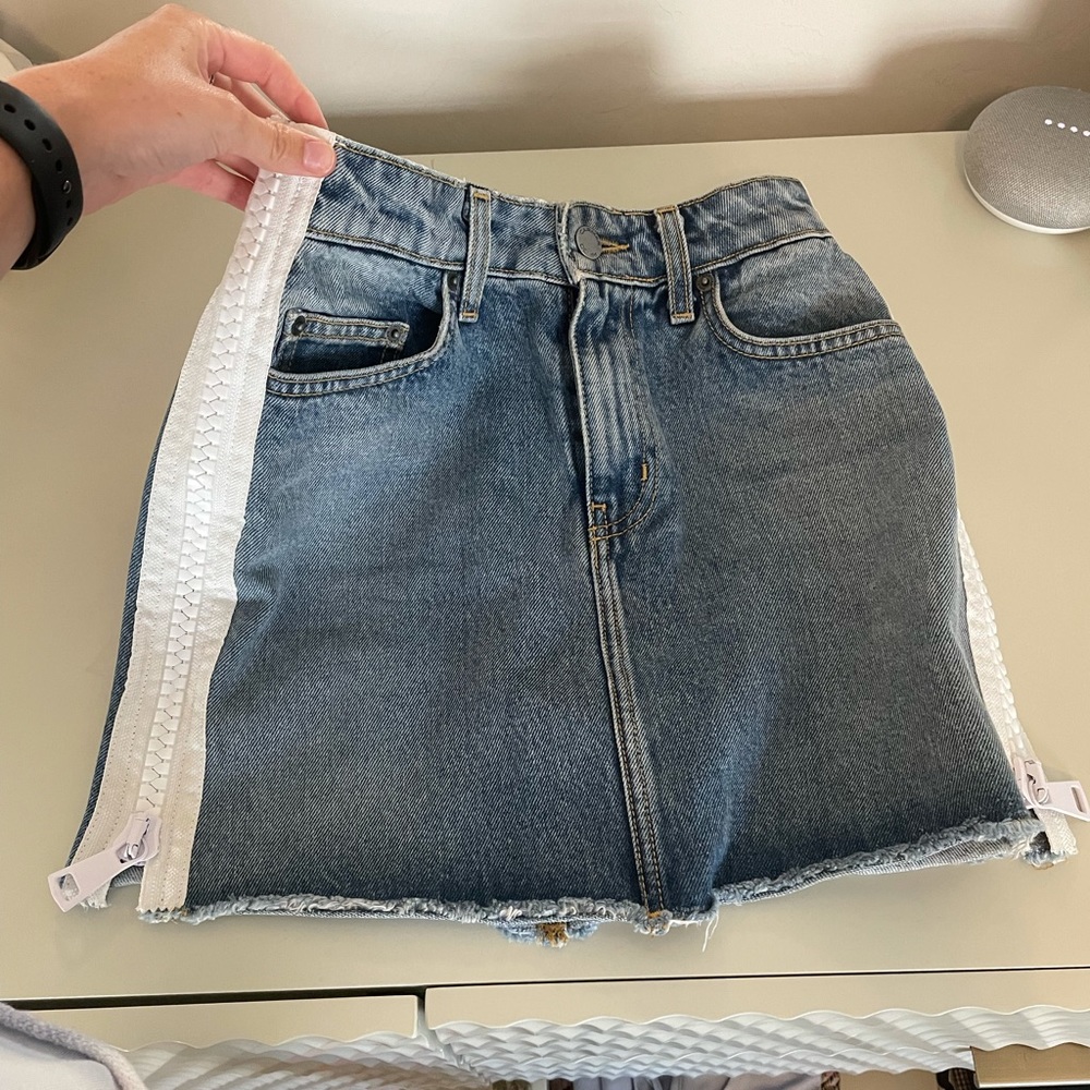 Amazing denim Carmar skirt. Zippers!!